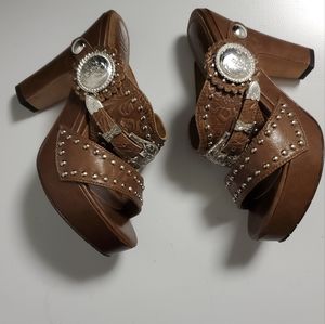 Y Knot Branded Heels